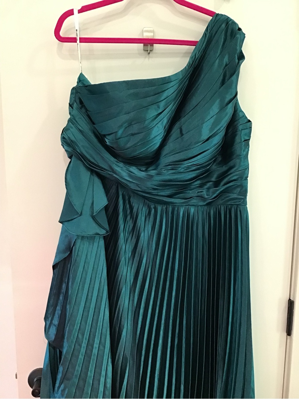 One-Shoulder Emerald Pleated Autumn Wedding Guest Dress